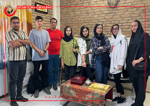عکس دسته جمعی در کلاس حسابداری برای اخذ دیپلم حسابداری در آموزشگاه حسابداری نشان برتر