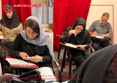 تصویر از هنرجویان رشته حسابداری مالی برای کسب دیپلم حسابداری