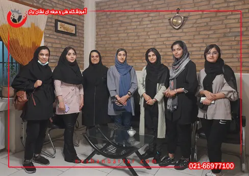 عکس دسته جمعی هنرجویان دوره آموزش کامپیوتر (ICDL)